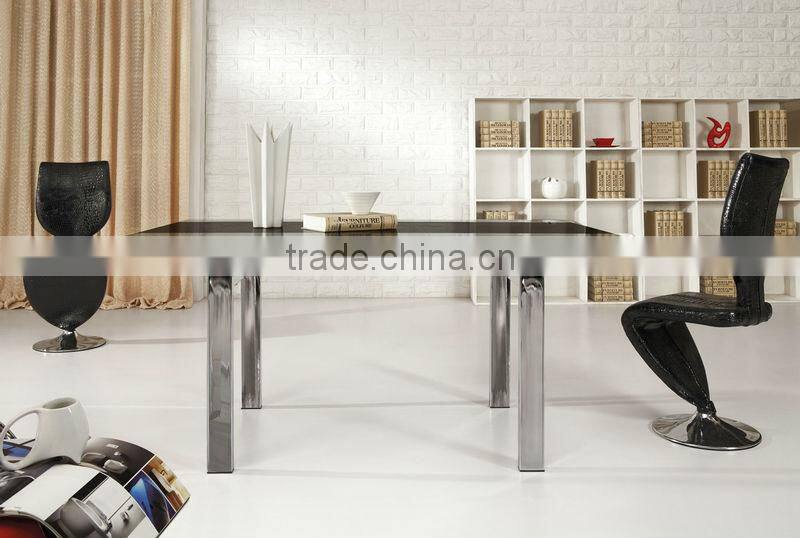 8 Seater tempered glass retractable dining table