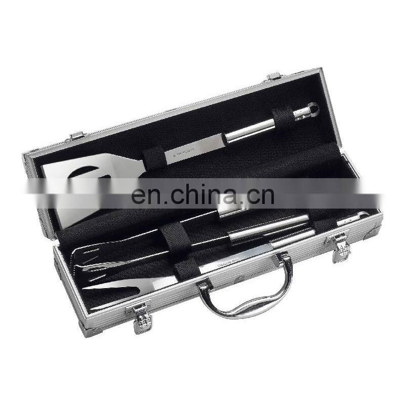 Aluminium case with 3pcs bbq accessory tools