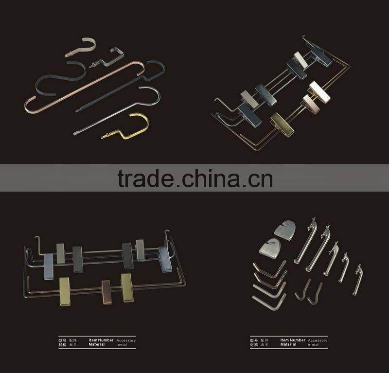 YT velvet clothes hanger velvet flocked hanger with metal logo