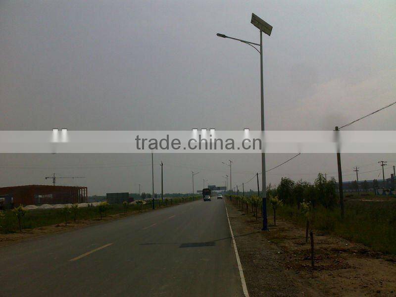 2013 hot sale 8M 60W solar street light (single arm)