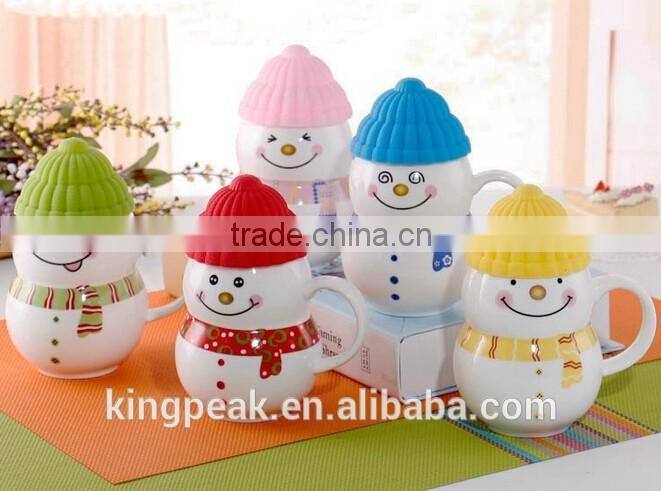 Best Selling 330ml Snowman customed ceramic coffee mug/Promotion Christmas gift coffee travel mug with spoon and silicone lid