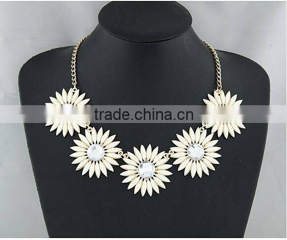 Fashion Multicolor Flower Vintage Choker Collar Pendant Statement Necklace Women Fashion Necklaces for Women 2014