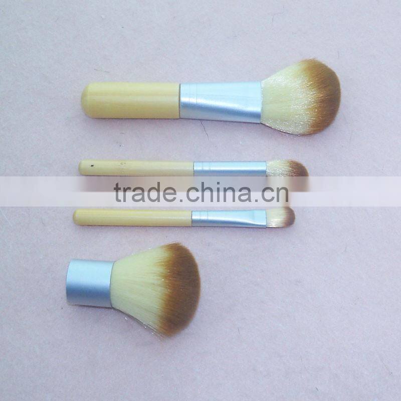 Hot sale 4 pcs makeup brushes portable soft synthetic hair bamboo handle cosmetic makeup brush set with gunny bag