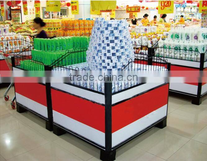 supermarket shelf with wire mesh sheet on both sides