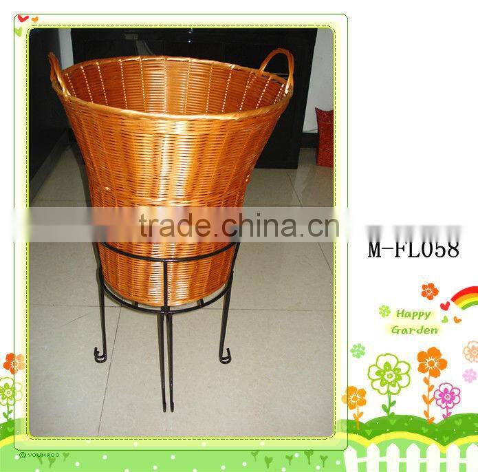 Plastic rattan &PP tube indoor flower basket
