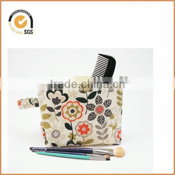 Waxed Canvas Cosmetic/Toiletry Zipper Pouch (Red, White and Blue) By Chiqun Dongguan CQ-H02002