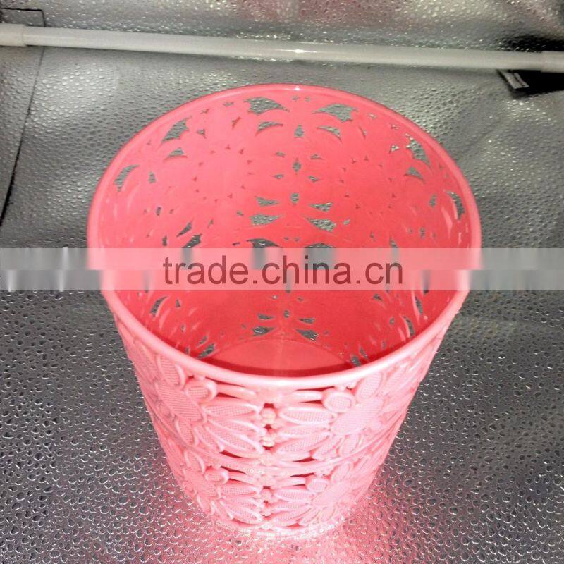 round plastic waste bin