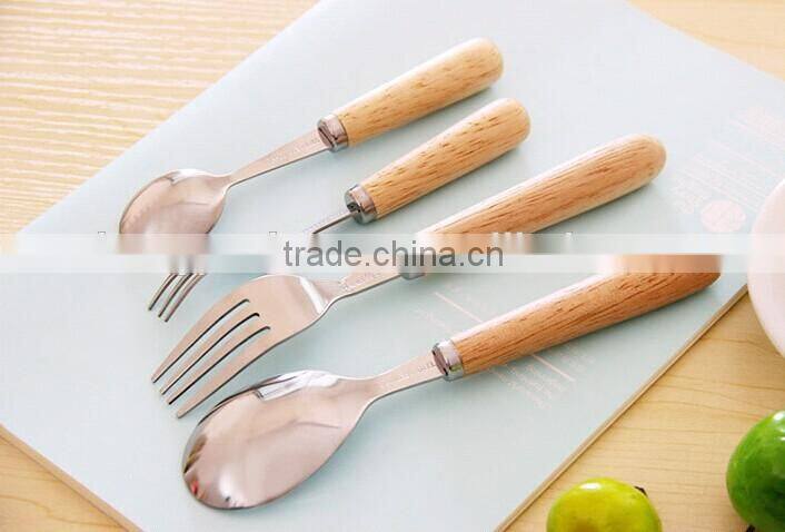 2015 latest design of wooden handle stainless steel cutlery set