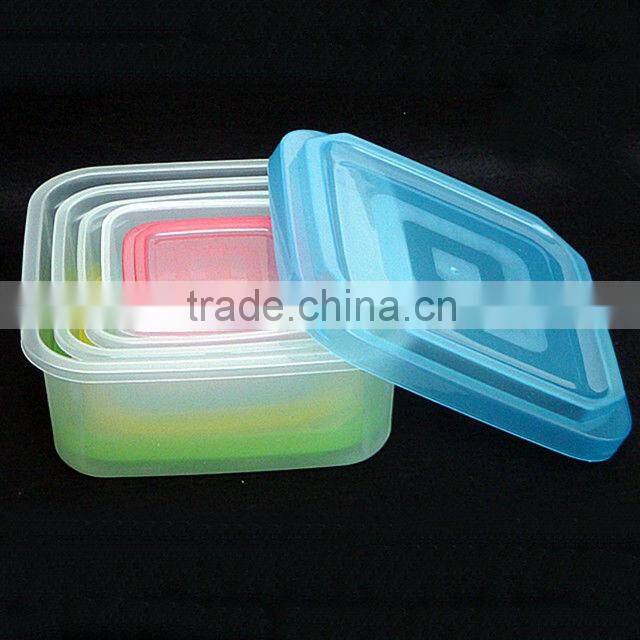 Plastic box cover molding