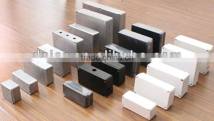 1590LB small diecast aluminum enclosures hammond