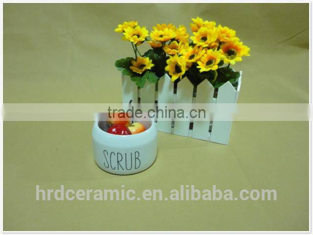 2014 Cheap Custom Exquisite White Embossed Handmade Ceramic Bowl