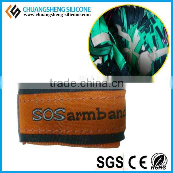 2015 Unique nylon fabric id sos bracelet