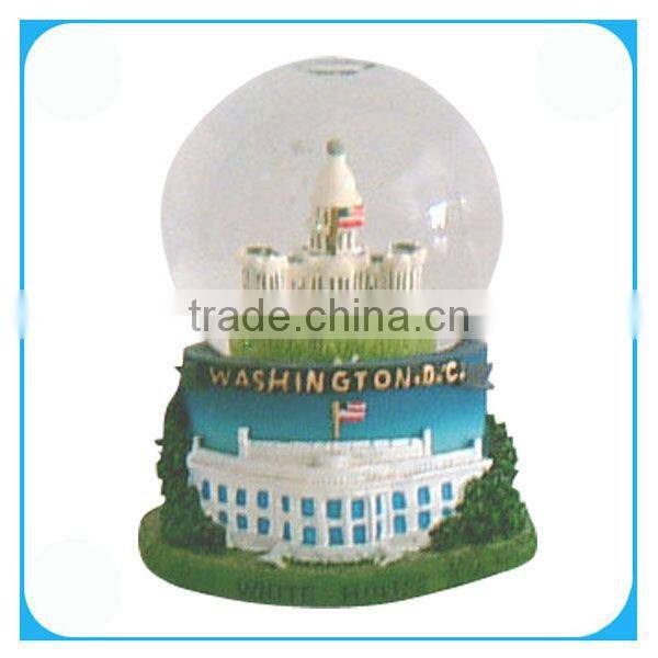 Souvenir polyresin snow globe/water globe