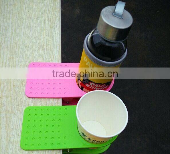 Creative Cup / Bottle Holder Clip used for Desk or Table , Mixed colors