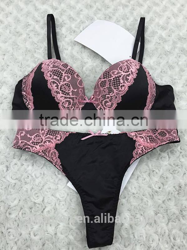 Ladies sexy lace decoration bra and panties set red color padded bra new design