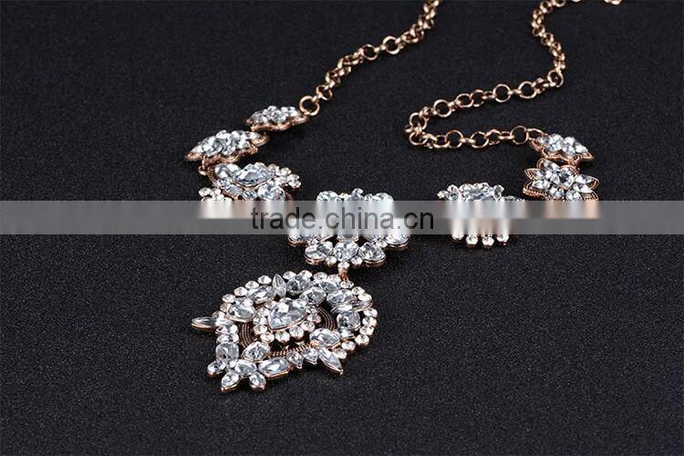 Latest Design Flower Shape China Factory Wholesale crysal diamond stone Jewelry Pearl Necklace