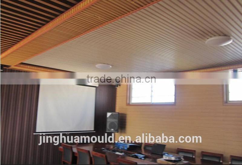 China UPVC Profile Extrusion Mold for Window Casement outer frame