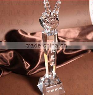 New delivery china Hot sales hand shaped crystal trophy,crystal handicrafts for business gift