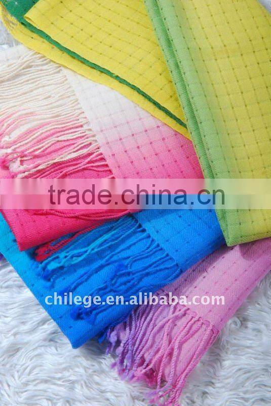 space-dyeing wool scarf