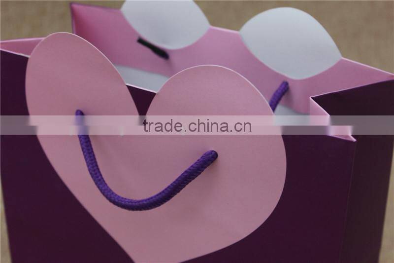 High Quality Love Heart Shaped Paper Gift Bag For Wedding