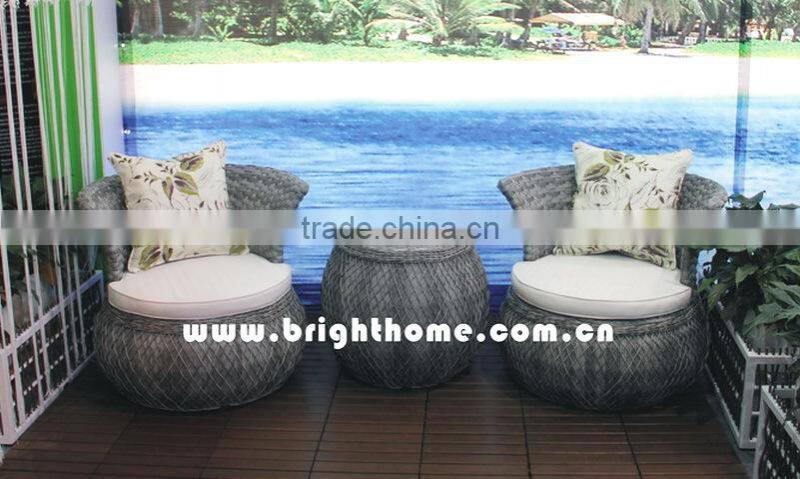 Low Flower Shaped Swivel Rattan Chair
