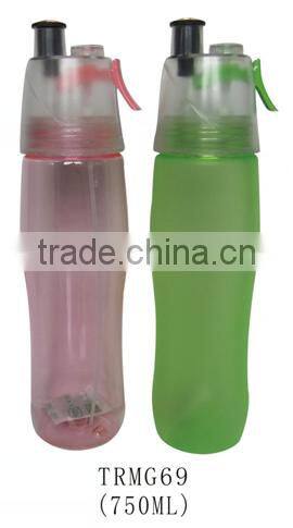 Portable 750ml plastic summer cooling mist spray sports drink bottle with straw