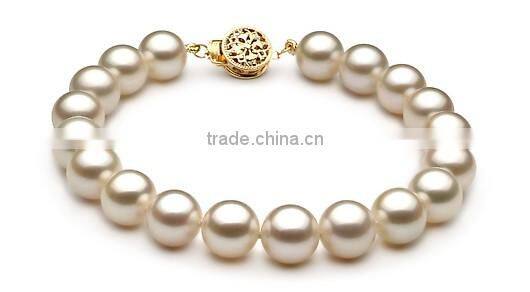 AAAA white 8-9mm round freshwater pearl bracelet