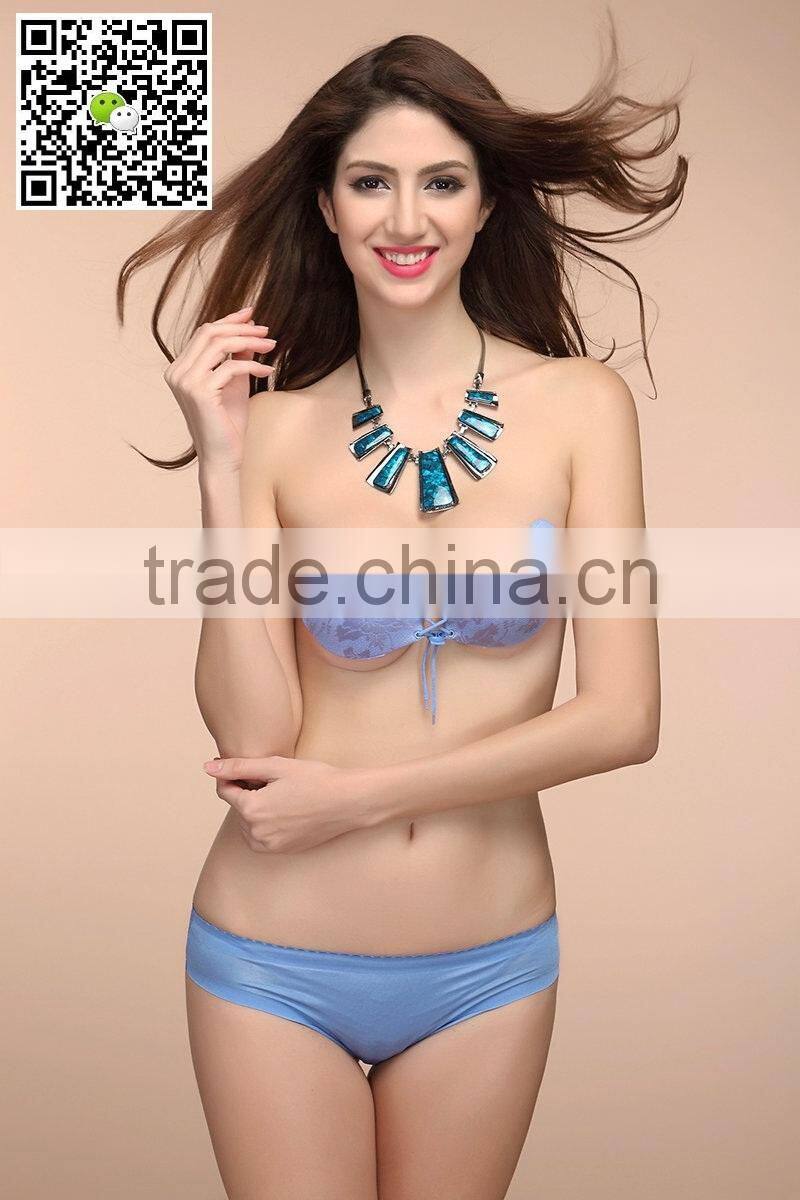 V shape bra model image
