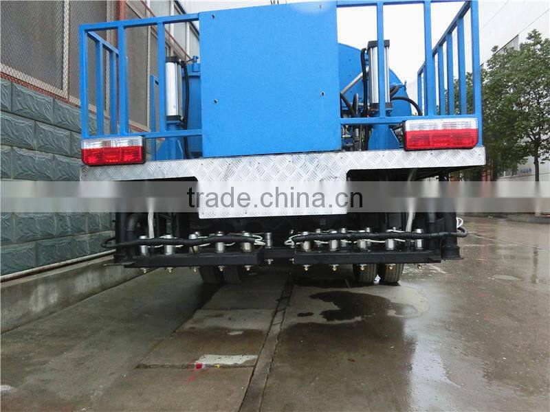 Small 4000L Dongfeng bitumen emulsion sprayer truck