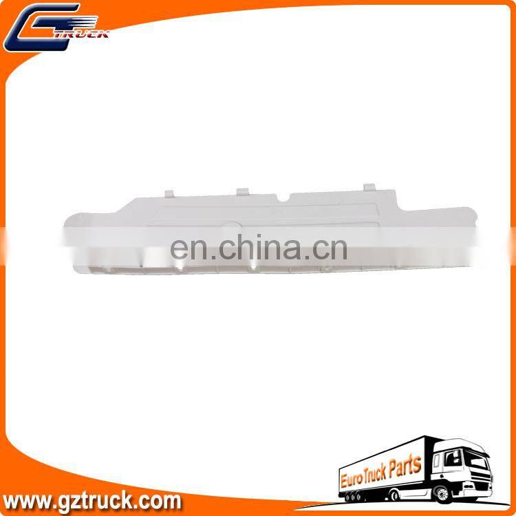 Heavy Duty Truck Parts Headlight Bezel OEM 82056991 21451002 for VL plastic front cover