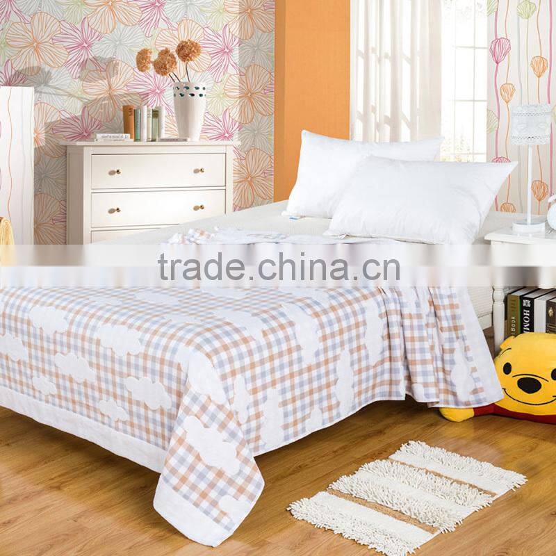 Alibaba china 100% cotton white cloud printed moving soft summer home use plaid made in China towel blanket