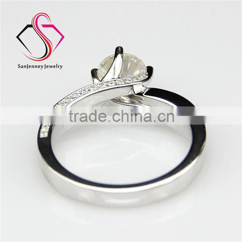 Round Brilliant Cut Esmedora Moissanite 1CT 6.5mm Center 14k 18k White Yellow Gold Diamond Engagement Ring