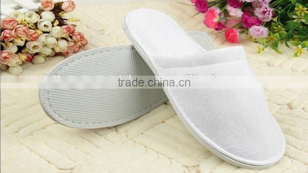 N178 White Comfortable Hotel Disposable Slipper Fits All Size White & Yellow Color