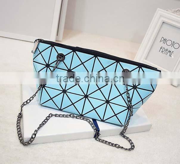 Wholesale two usage rhombus pattern girls pu shoulder chain bag