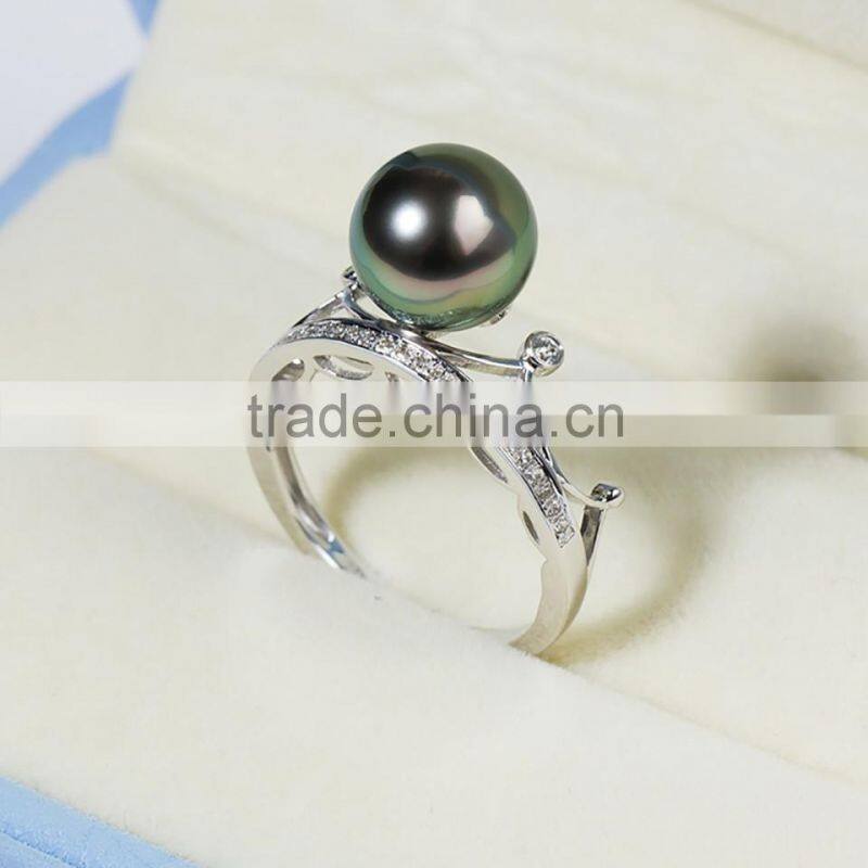 ring with a pearl of crown shape cute design black tahitian pearl