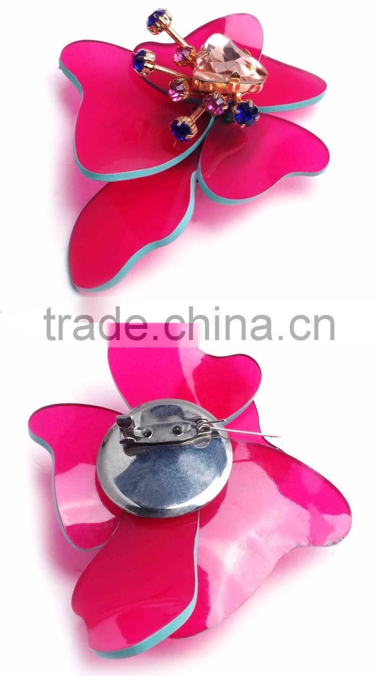 2015 latest new design hot selling Pink Flower Korean Cheap Crystal Rhinestone Brooch