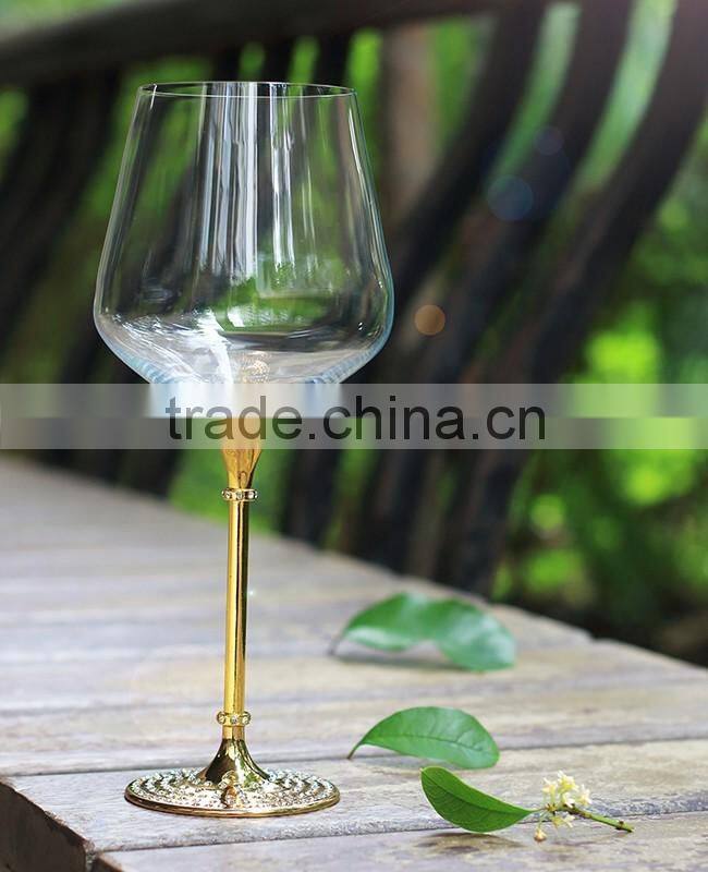Glassware Manufacturer Handmade cheap wine glass goblet with multi-turn drill wendding shopping