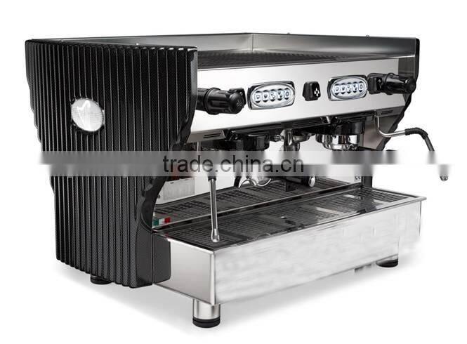 Automatic bean to cup coffee machine