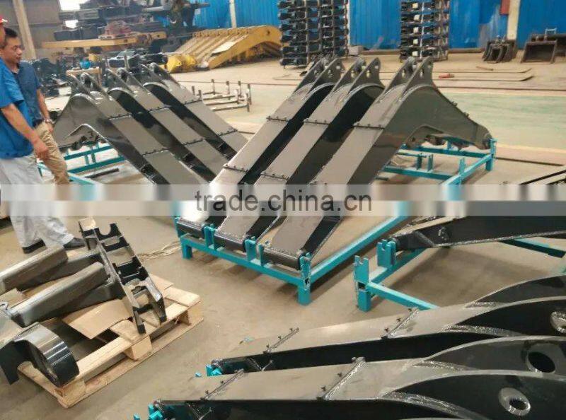 Long excavator boom and arm