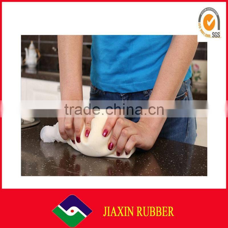 2016 wholesale Food Grade Dishwasher Safe Silicone Bag For Mixing Flour bag