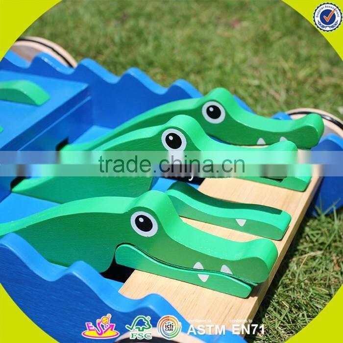 2017 New design walker wooden baby push toys cartoon crocodile wooden baby push toys W16E059
