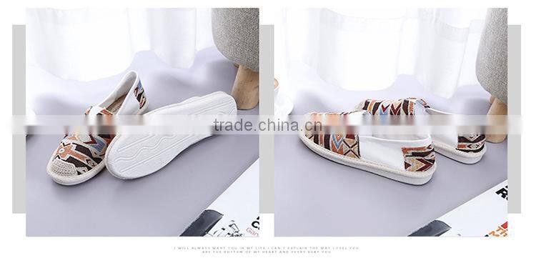 Woman slip-on weave fashion canvas shoes with different color