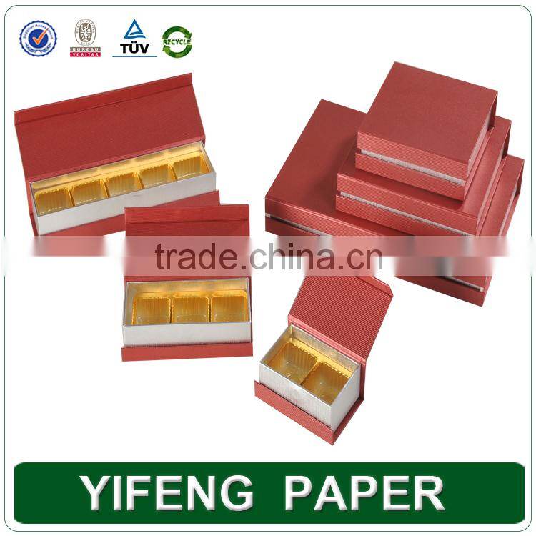 Food-grade fancy cheap paper chocolate box with divider wholesale