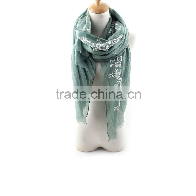 Charm Elegant Flower Embroideried Cotton Hijab Scarf Women