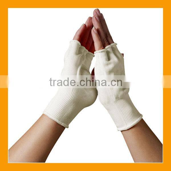 Noise Maker Soccer Glove For Football Fans