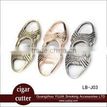 Yujia Accept Custom humidor Order and Wood Material luxury Lacquering cigar box Cigar humidifier and Hygrometers