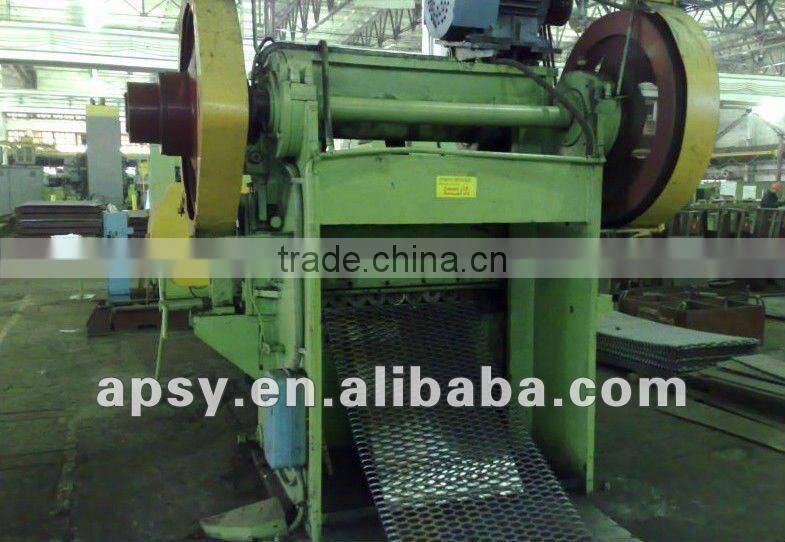 Expanded plate mesh machine
