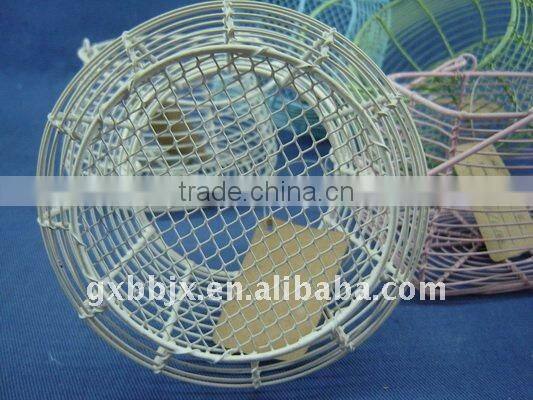 Wire multi-shape egg storage basket with handle