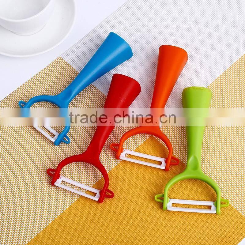 BKB08 Cute PP handle Ceramic blade fruit peeler