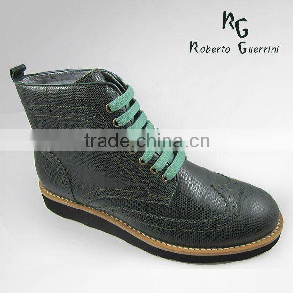 Casual leather boot